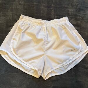 Nike White Athletic Shorts Lightweight Breathable Design